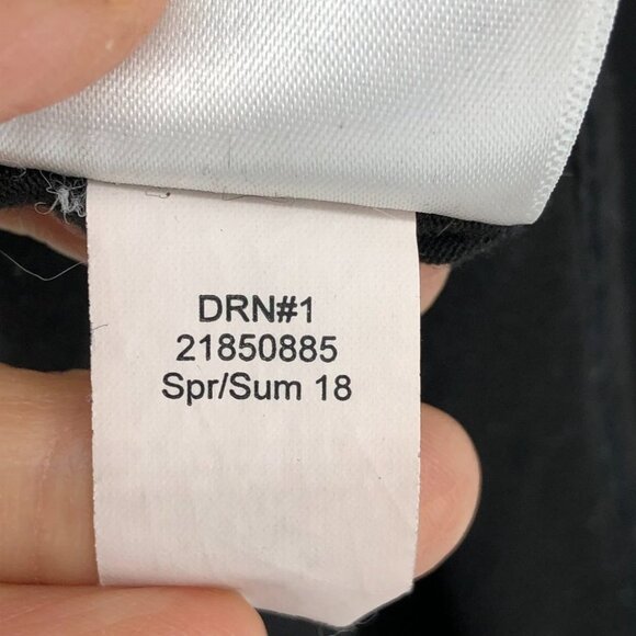 Eddie Bauer Black Sleeveless 1/4 Button Top Size M - Picture 10 of 16